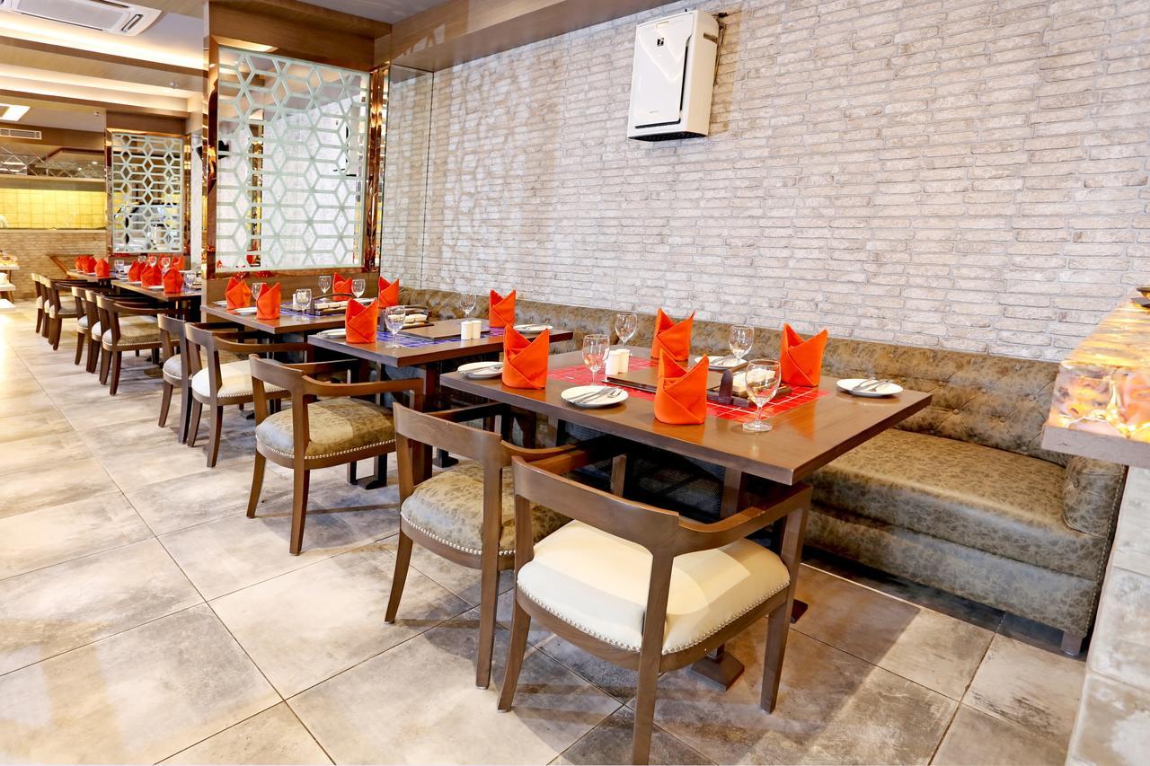Hotel Parador Agra Ngoại thất bức ảnh