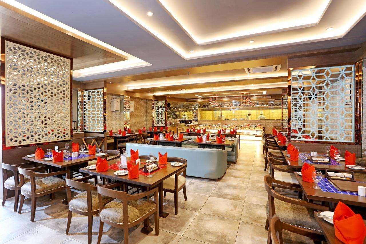 Hotel Parador Agra Ngoại thất bức ảnh